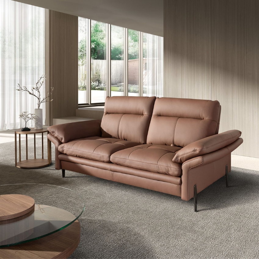 Angel Cerdá Hnědá kožená dvoumístná pohovka No. 6242, 195 cm