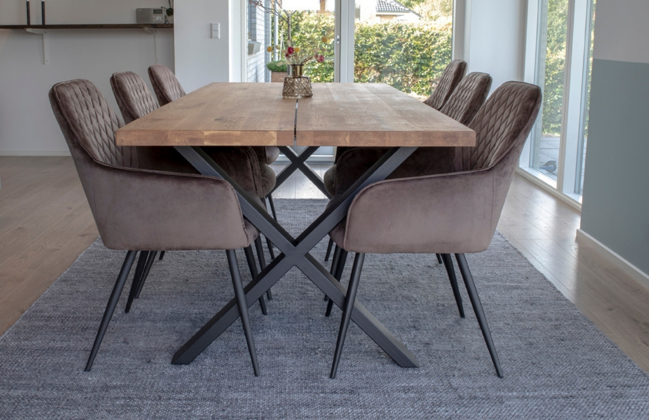 Nordic Living Hnědo šedá sametová jídelní židle Malvik
