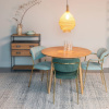 Světle tyrkysová látková jídelní židle WLL Jolien s područkami -fv-interier-25