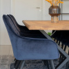 Tmavě modrá sametová jídelní židle Malvik -fv-interier-25