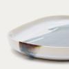 Modro-bílý keramický servírovací talíř Kave Home Vejer 30 x 18 cm