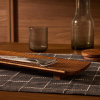 Hnědé dřevěné servírovací prkénko Kave Home Rommu 38 x 15 cm -fv-interier-25