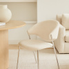 Krémově bílá bouclé jídelní židle DAN-FORM Zone -fv-interier-25
