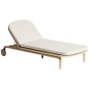 Dřevěné zahradní lehátko Kave Home Alipa s béžovým výpletem