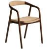 Ořechová židle kave home Derile s výpletem