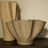 Šedá keramická váza Kave Home Nilea 23 cm -fv-interier-25