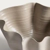 Šedá keramická váza Kave Home Nilea 23 cm -fv-interier-25