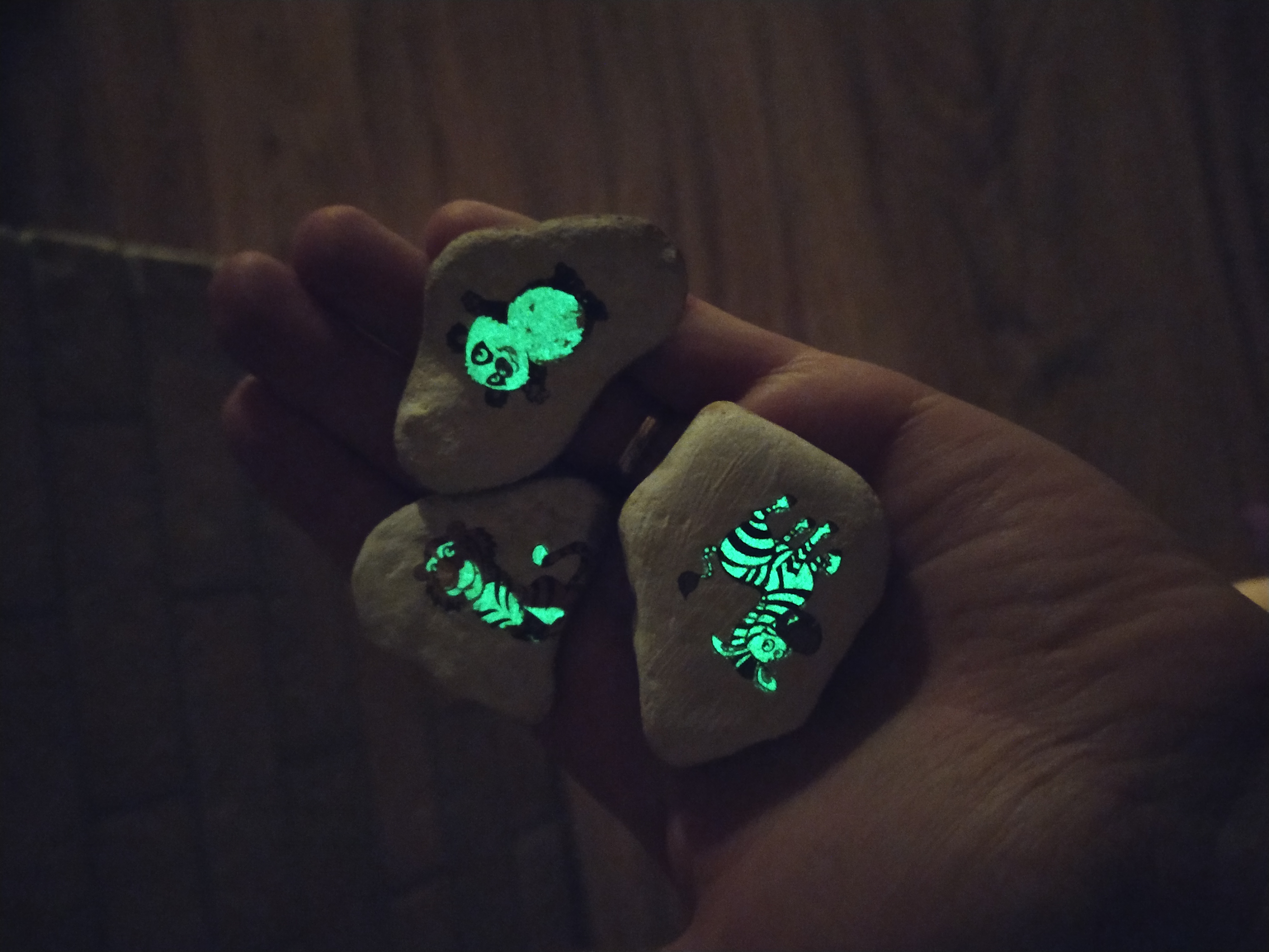 TIP NA AKTIVITU: Svítící kamínky