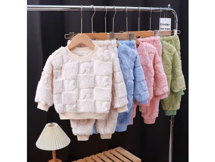 Dětské velurové zateplené pyžámko (vel. od 6 měs. do 5 let)