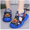 Dětské svítící sandály SPIDERMAN s plnou špičkou (vel. 21-30 EUR)
