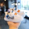 Dětské bílé tenisky se zapínáním na suchý zip - Mickey Mouse (vel. 15-25 EUR)