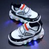 Sneakersky pro kluky s motivem autíčka (vel. 21-30 EUR) - svítící, na robustní podešvi