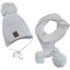 Dvouvrstvá pletená čepička na zavazování + šál s bambulky, bílá (Velikost 56/62 (0-3m))