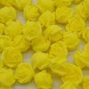 100 ks pěnových mini (2 cm)  květů růží