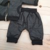 Stylová prošívaná bunda s kapucí + kalhoty - černá (Velikost 68/74 (6-9m))