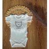 Kojenecké body, kr. rukáv Mamatti, zap. u krku, Puntík - bílé s potiskem (Velikost koj oblečení 74 (6-9m))