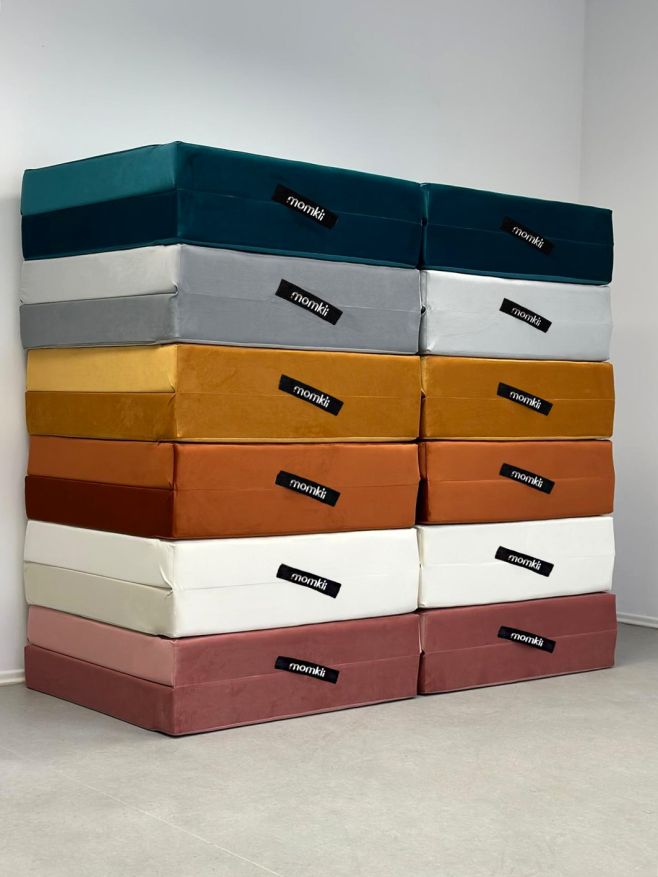 Barevná paleta podle Momkii😍🎨 Na fotce vidíte: 👑 Petrolejového prince 🐨 Koalu 🌻 Slunečnici 🦊 Lišáka 🍦 Vanilku 🦩 Plameňáka...