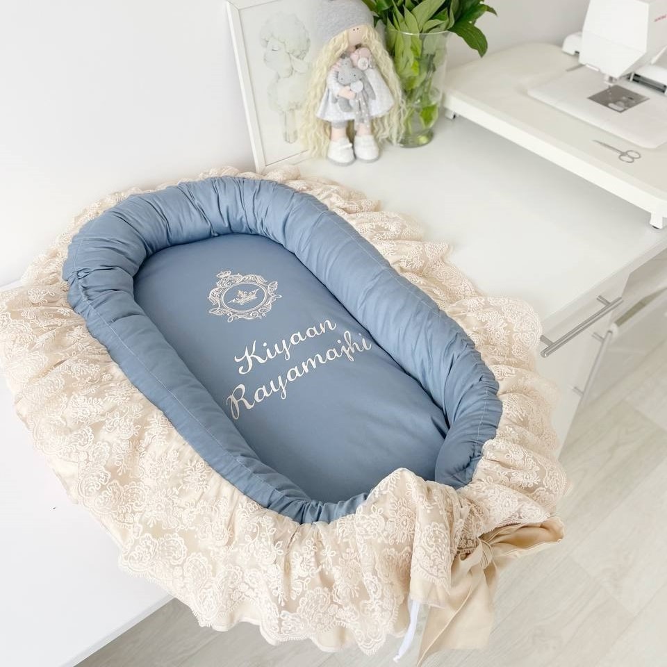 Hnízdečko dolu vpravo