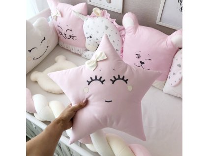 Polštář ve tvaru hvězdy pro miminko