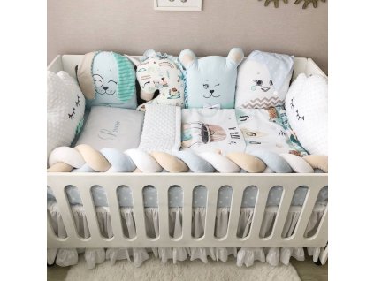 Luxusní polštářkový mantinel s krajkou – bílá bavlna pro stylovou postýlku