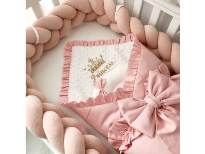 Moderní pletený mantinel do dětské postýlky