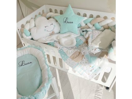 vybavení do postýlky pro bezpečný spánek miminka