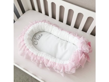 hnízdečko pro novorozence v moderním designu