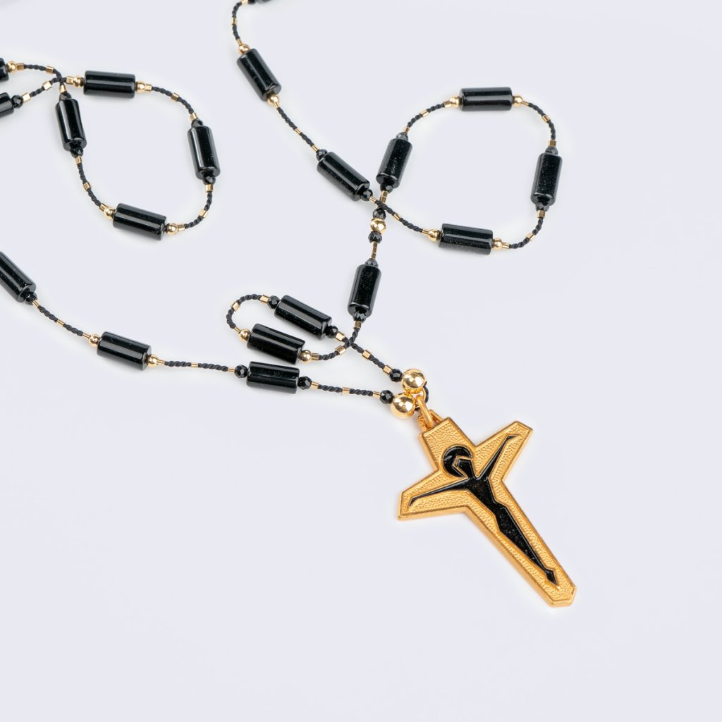 Necklace vintage cross, onyx and black agate