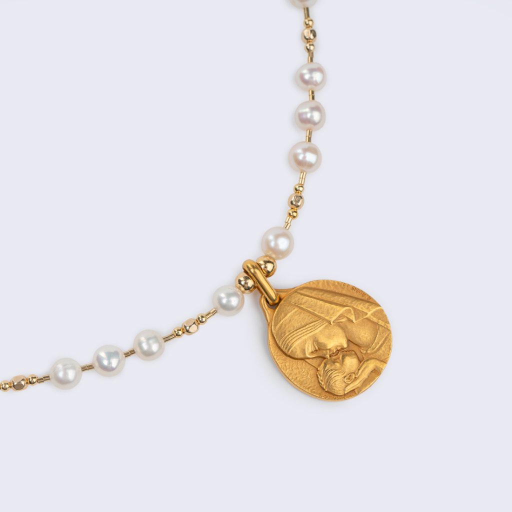 Necklace Vintage Virgin Mary & Child and pearls