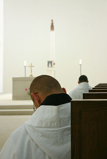 Povzbuzení a modlitba mnichů z Nového Dvora