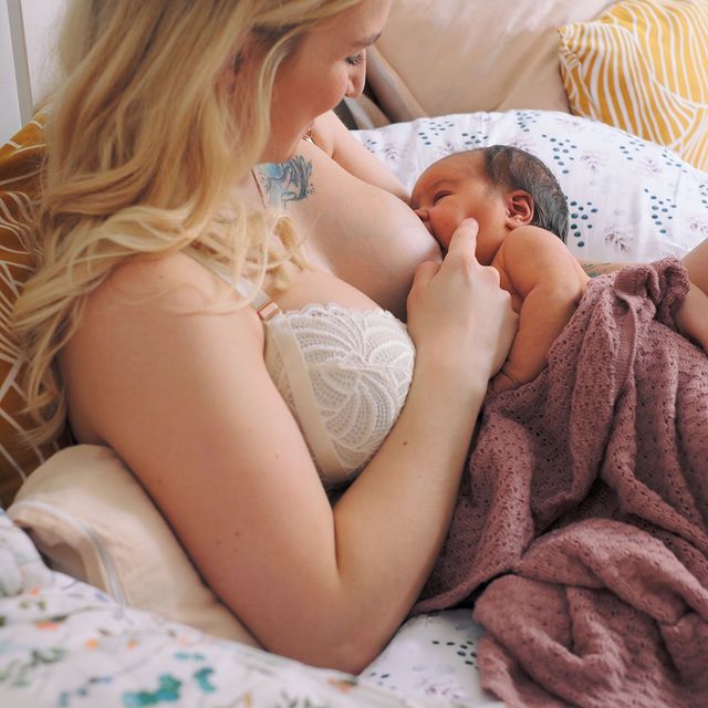 Jaký vliv má na kojení samotný porod, psychika ženy nebo augmentace (zvětšení prsou)?