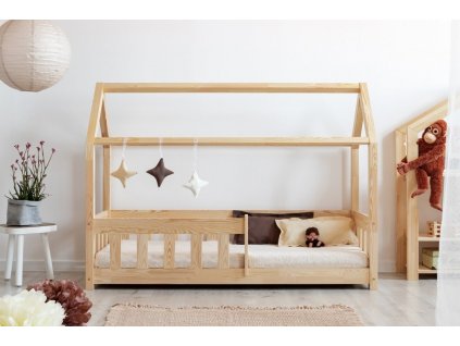 Domečková dětská postel z masivního dřeva v přírodní barvě Mila MBP