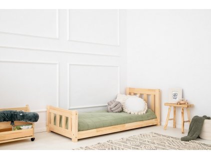 Dětská postel z masivního dřeva v přírodní barvě CPN