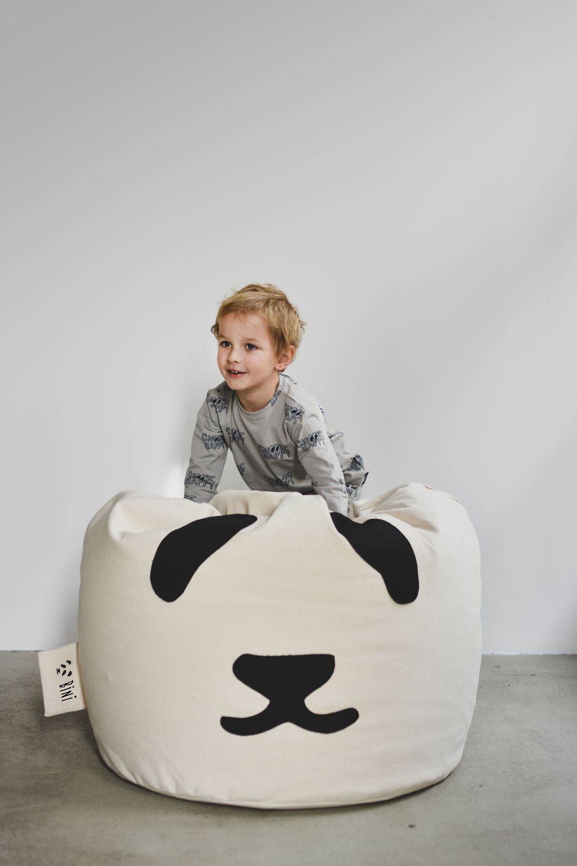 Dětský sedací vak Bini Panda Original L Design vaku: Černá panda s černým úchytem