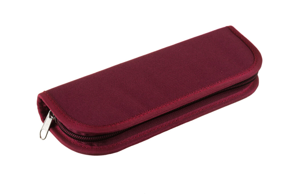 Stil Pouzdro jednobarevné M - 8 gumiček vínová