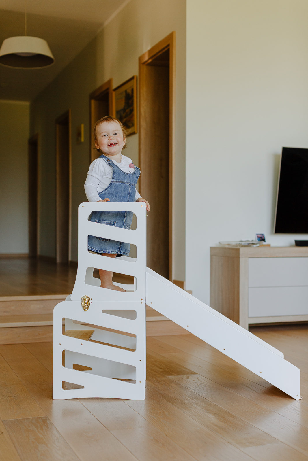 Weco Multifunkční učící věž 3v1 se skluzavkou Stripes Bílá/Hnědá Provedení učící věže: Učící věž se skluzavkou