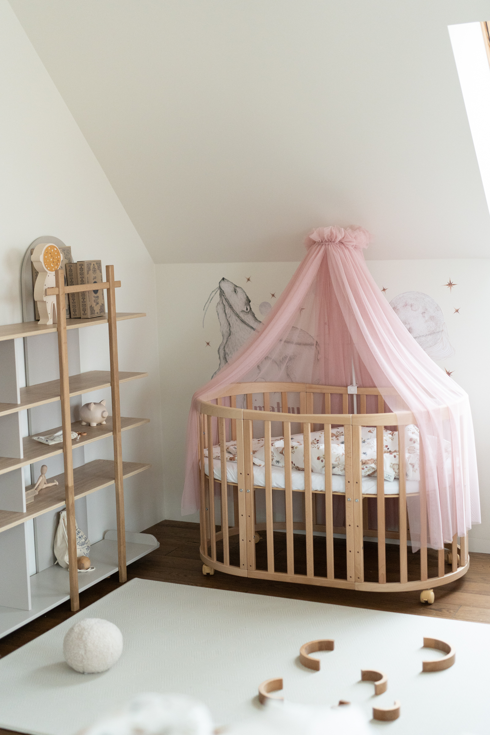 Monbaby nábytek Waldin Tylový baldachýn na dětskou postýlku + rám baldachýnu Barva: Růžová