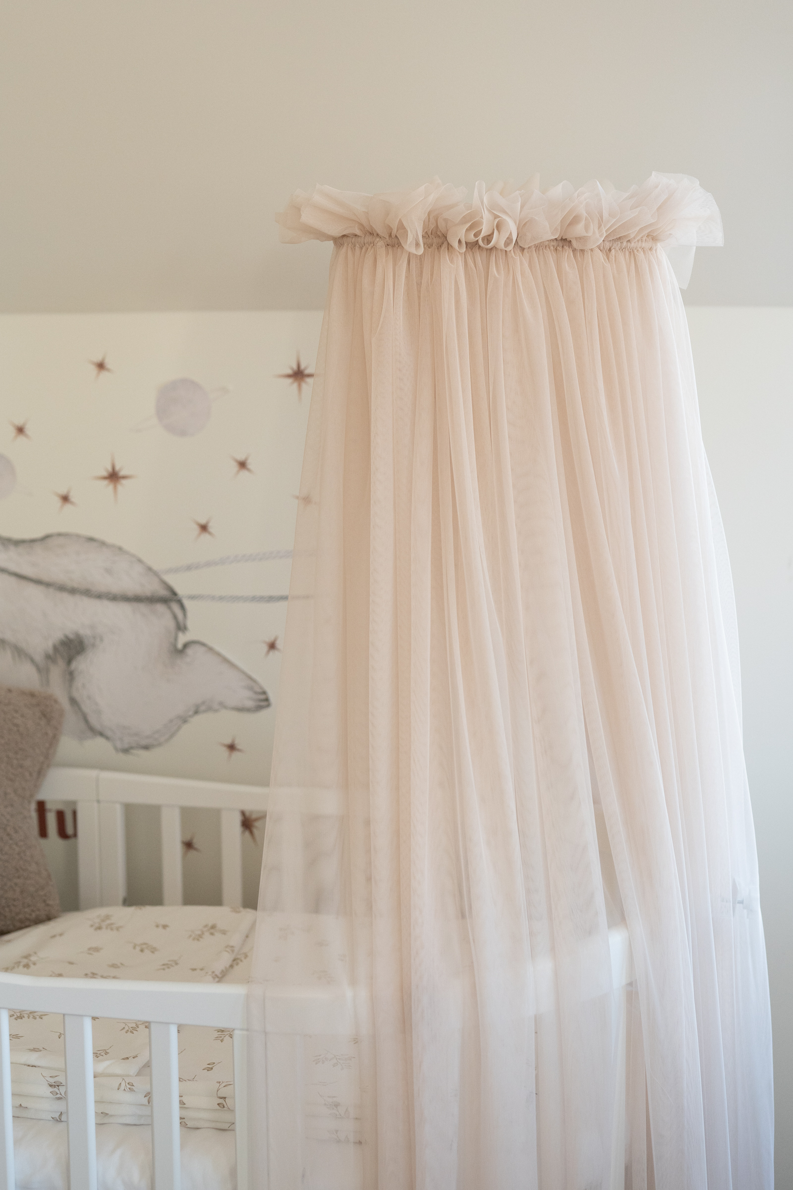 Monbaby nábytek Waldin Tylový baldachýn na dětskou postýlku + rám baldachýnu Barva: Béžová