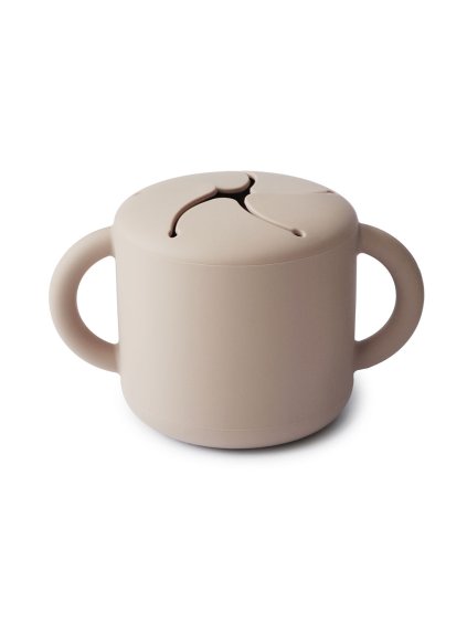 MUSHIE Silikonový pohárik na snack Shifting Sand