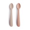 MUSHIE Silikonová lyžička 2ks Blush + Shifting Sand