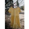 Volánkové šaty žluté s kapkou