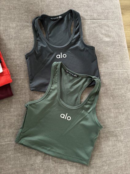 ALO style crop top