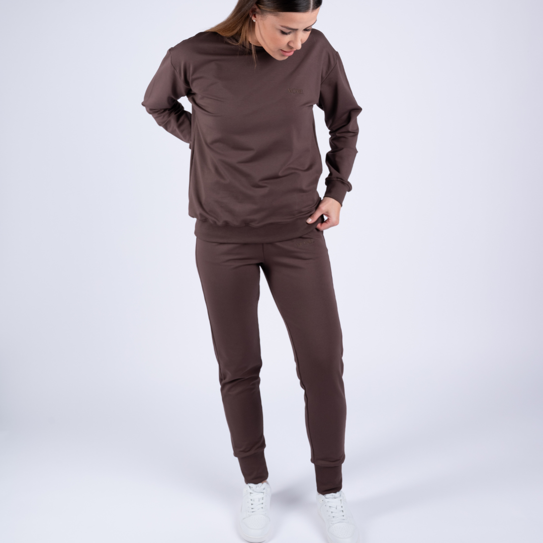 Dámské tepláky Moniel co lichotí každé postavě