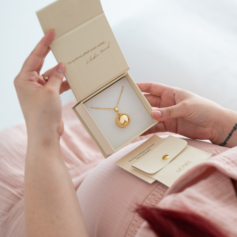 Bola: Originální šperk pro maminku i miminko