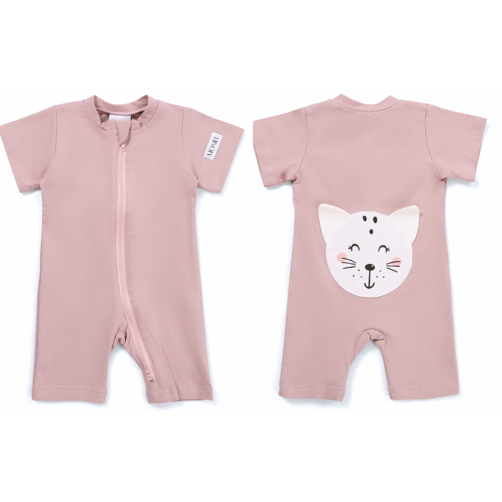 Moniel Dětský overal s krátkým rukávem Kočka Pastel růžová Velikost: 50 cm
