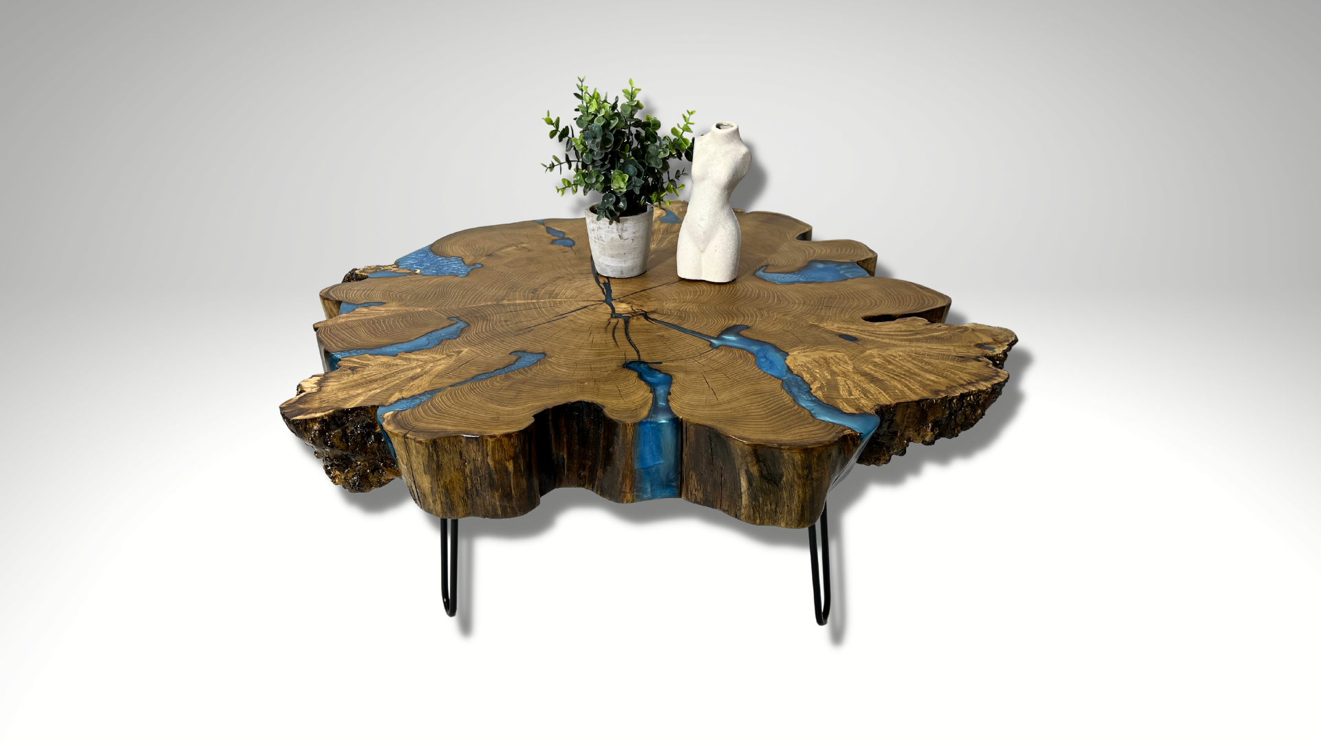 Konferenční stolky z epoxidu