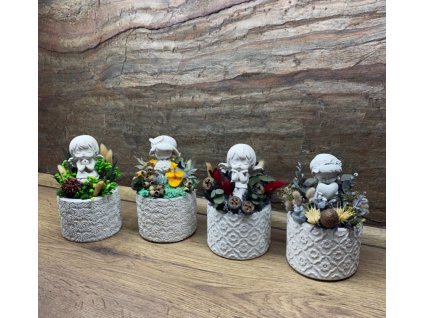 Betonová andělka v aranžmá ze sušiny