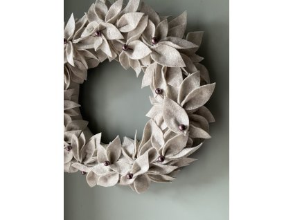 Věnec z filcových lístků