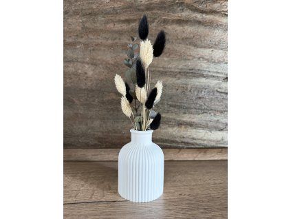 Vroubkovaná vázička