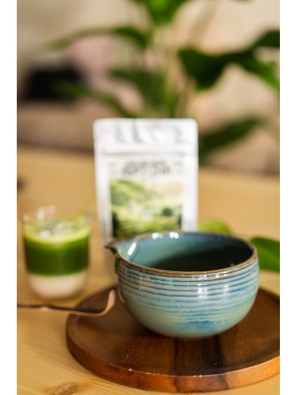 Tradiční japonská miska na matcha čaj Tiruburu s výlevkou